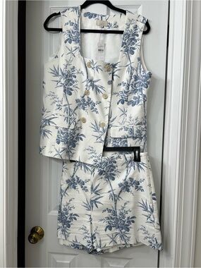 2 piece SET--LOFT Cotton Linen Double Breasted Vest and Shorts Blue Floral Print